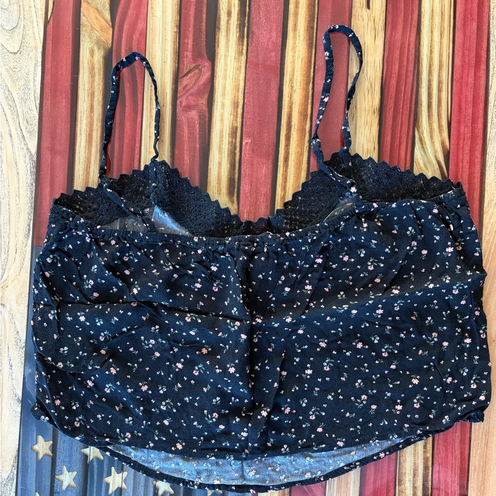 American Eagle Black Floral Crop Top - Picture 5 of 5